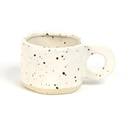 Mug irregulier blanc/gris mouche